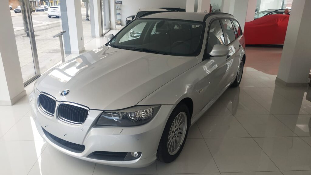 BMW 318d Touring E91 143 CV (2011)